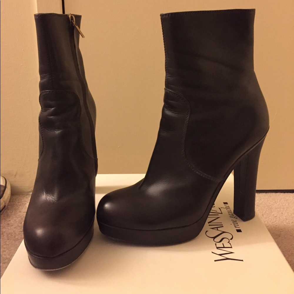 Yves Saint Laurent Janis booties